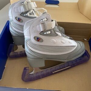 Riedell ice skates woman’s